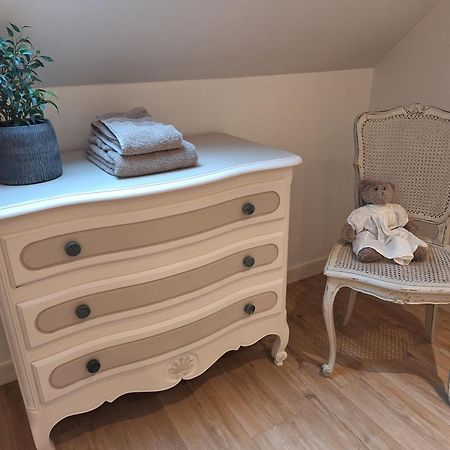 La Chambre Mademoiselle Causeuse Malville Luaran gambar